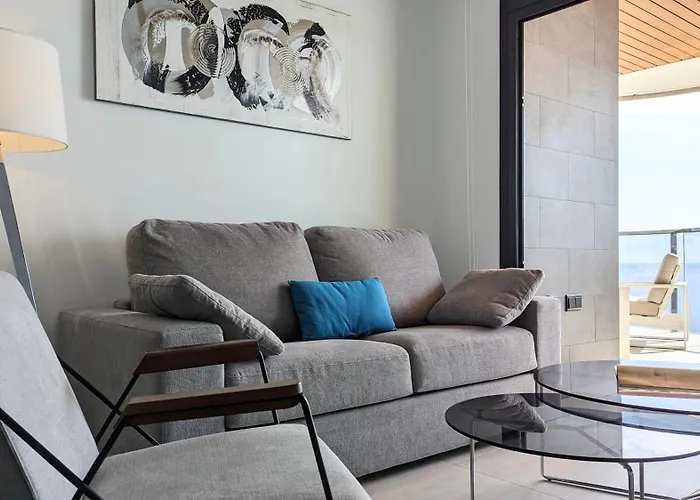 Sunset Waves Luxury Apartment